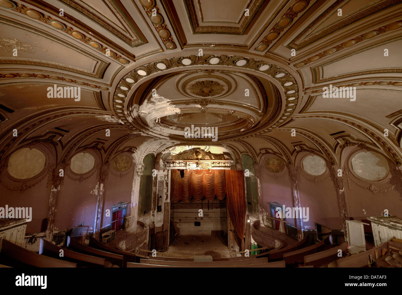 URBEX - Art-Deco-Stil aufgegeben Theater in leichte HDR-Verarbeitung Stockfoto