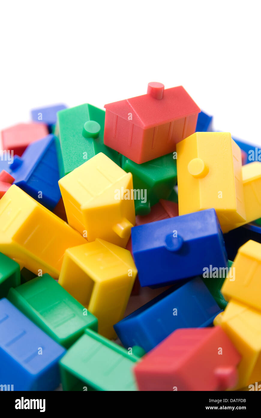 Häuserzeilen. Farbig, Kunststoff, Spielzeug-Häuser. Immobilien-Markt Stockfoto
