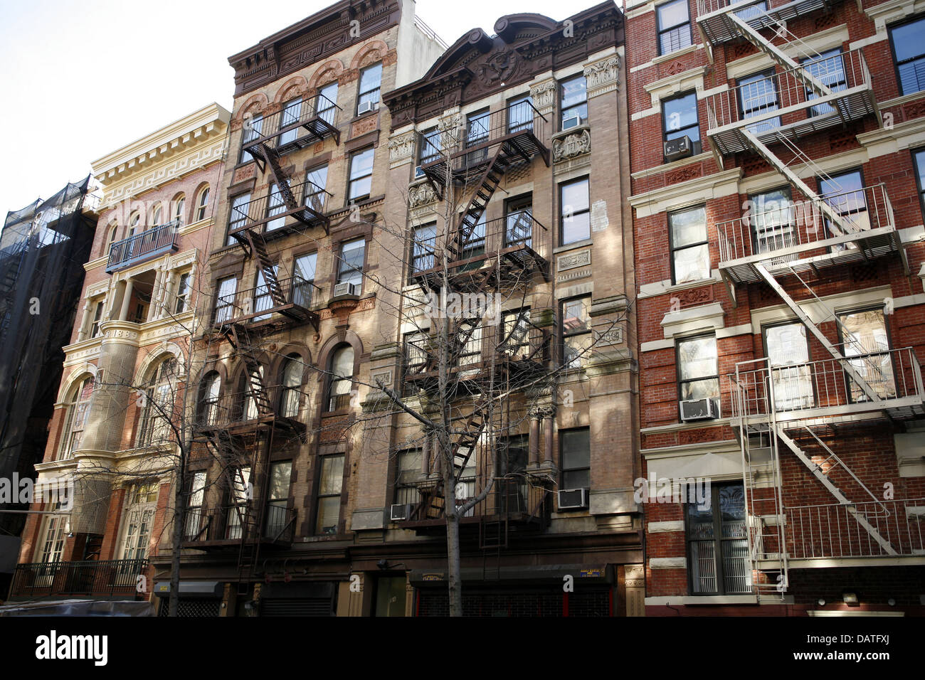 NYC Straßenszene; historischen Ostdorf (East 4th Street) Stockfoto