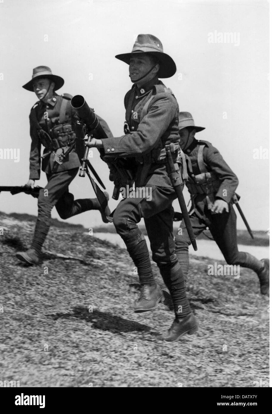 Militär, Australien, australische Soldaten während einer Übung, um 1940, zusätzliche-Rechte-Clearences-nicht verfügbar Stockfoto