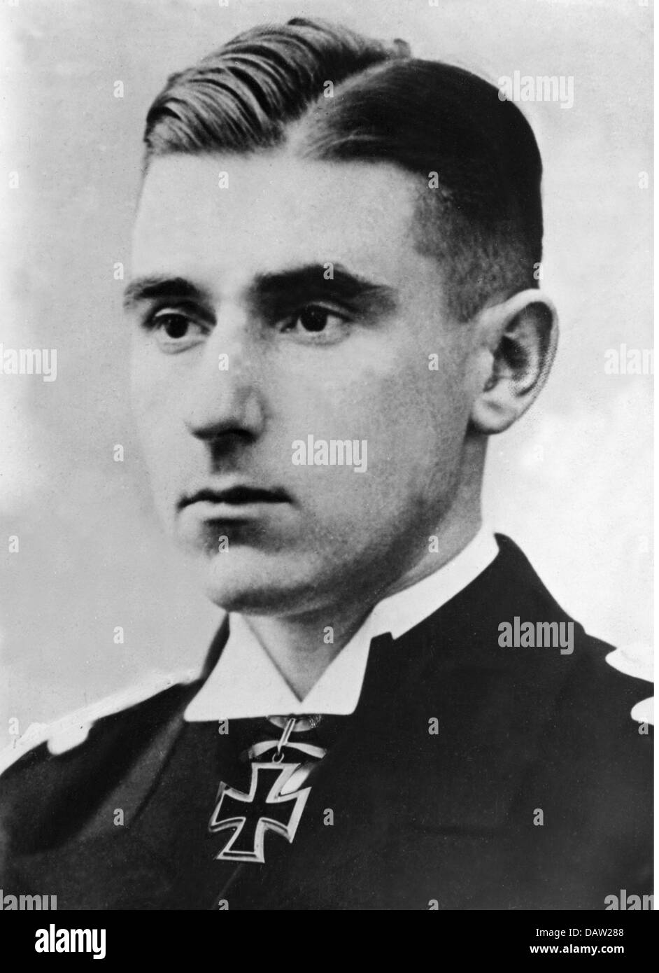 Jenisch, Hans, 19.10.1913 - 29.4.1982, deutscher Marineoffizier, Porträt, als Oberleutnant, Kommandant von U 32, mit Ritterkreuz, 11.10.1940, Stockfoto