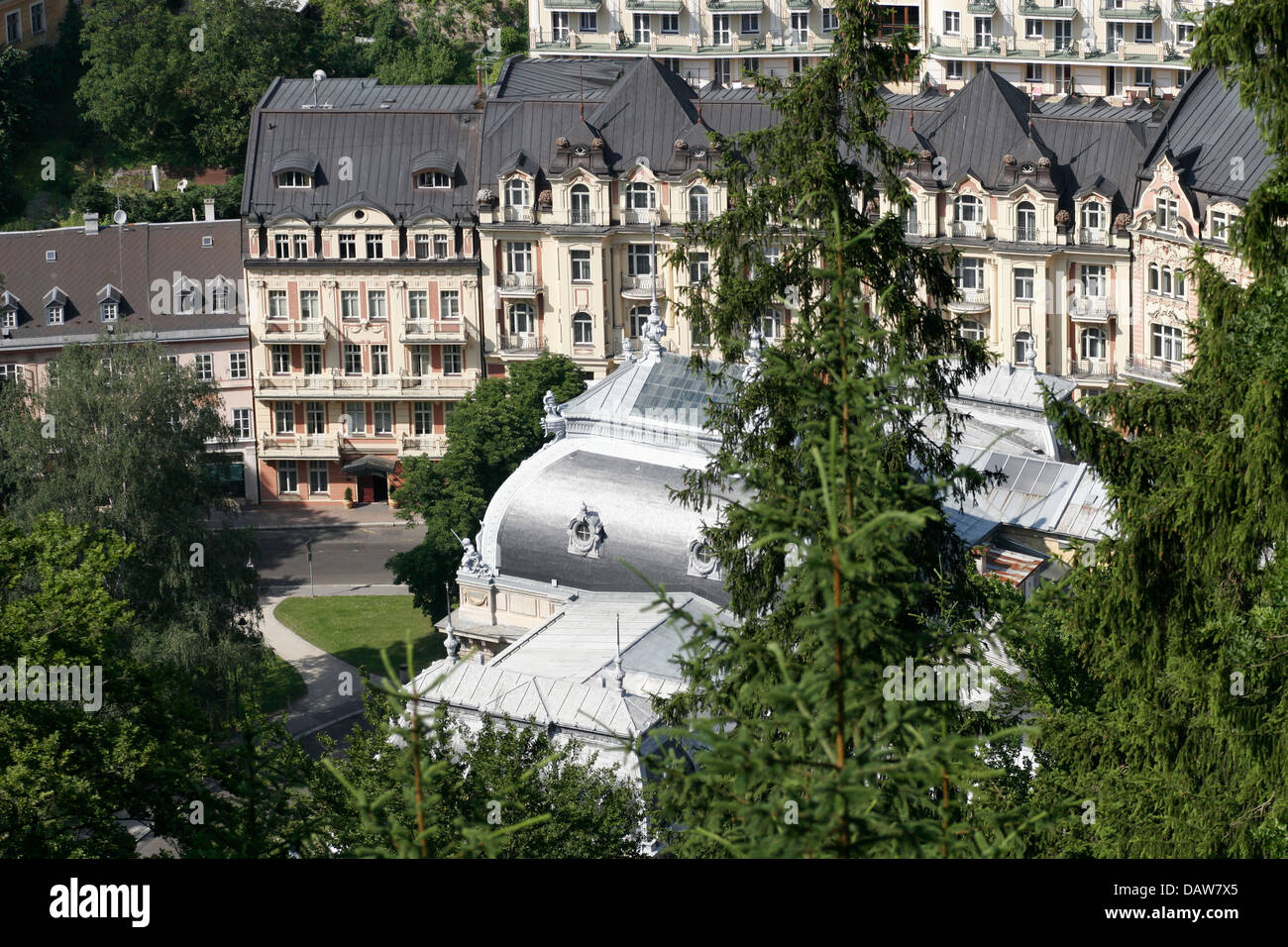 Panoramablick auf Cisarske Lazne (Marienbad ich), Karlovy Vary von oben, Tschechische Republik Stockfoto