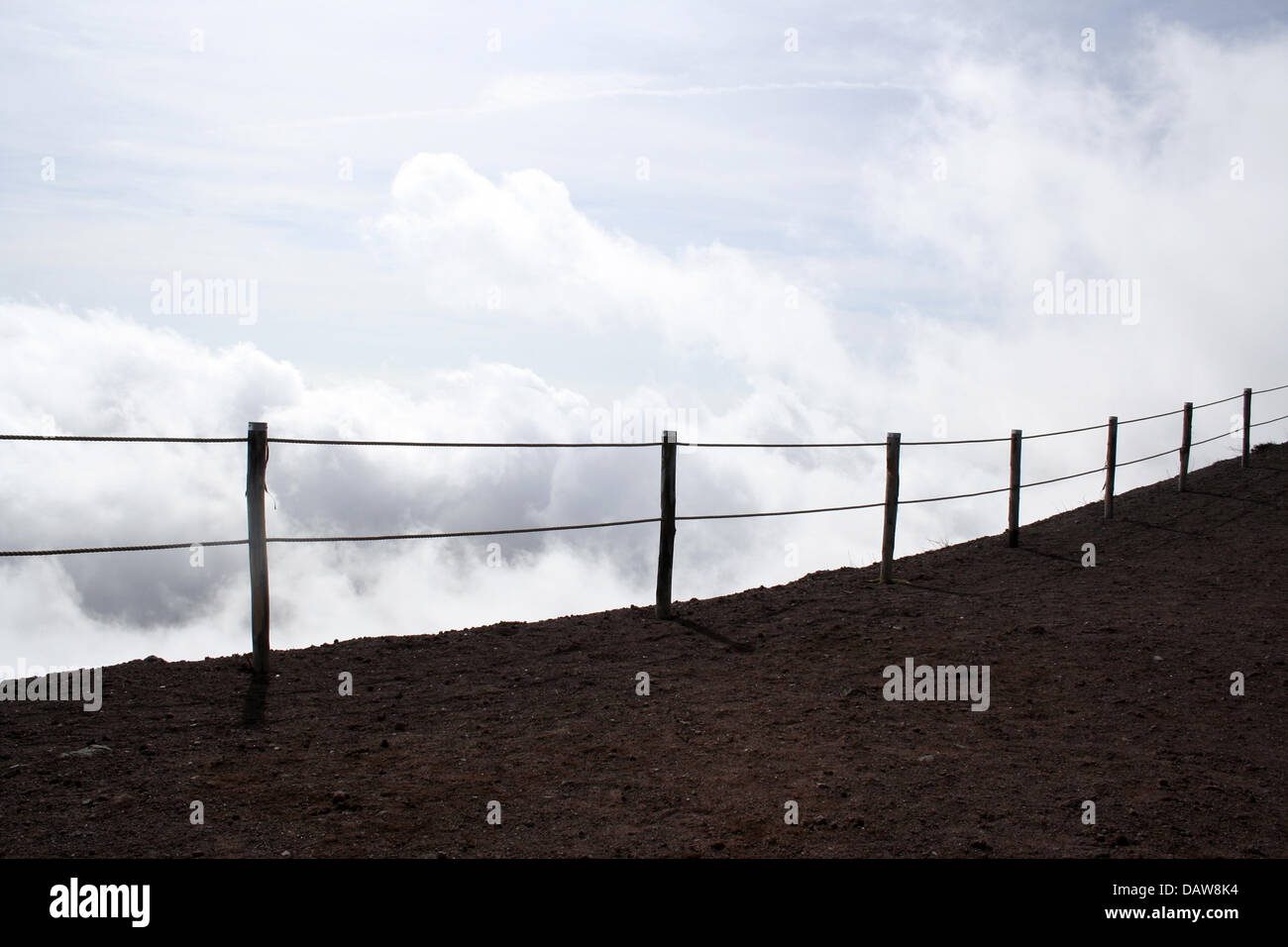 Das Wandern in Richtung verfolgen die in Richtung der Krater des Vesuvs ist abgebildet, Italien, 3. März 2007. Foto: Lars Halbauer Stockfoto