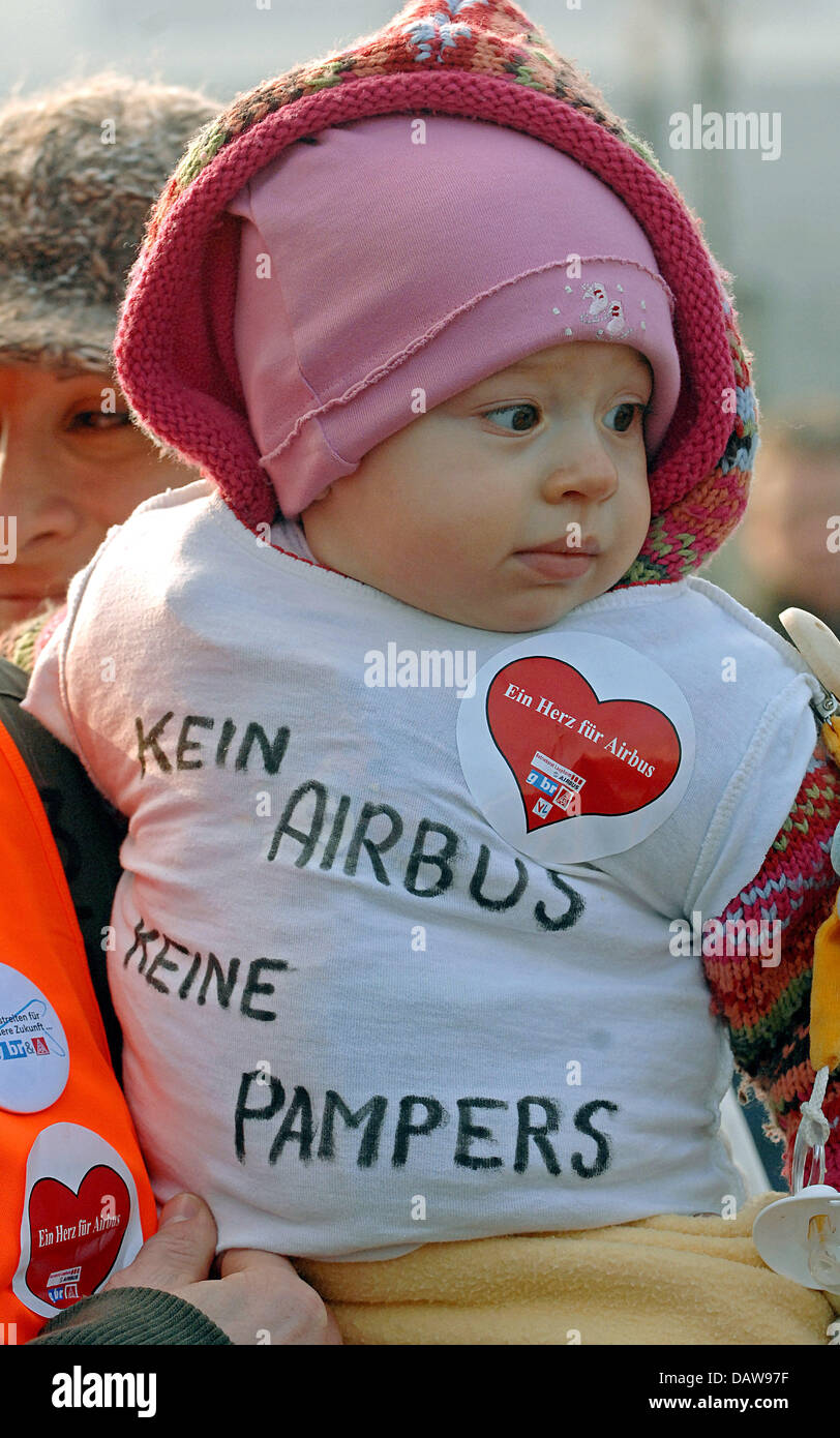 Ein Kind Proteste des Airbus-Werks Laupheim, Deutschland, Freitag, 16. März 2007. Werks in Laupheim, die verkauft werden, nahmen mit einer Menschenkette und ein arbeiten in der europaweiten Tag des Protests auf dem Airbus Umstrukturierungspläne treffen. Foto: Stefan Puchner Stockfoto