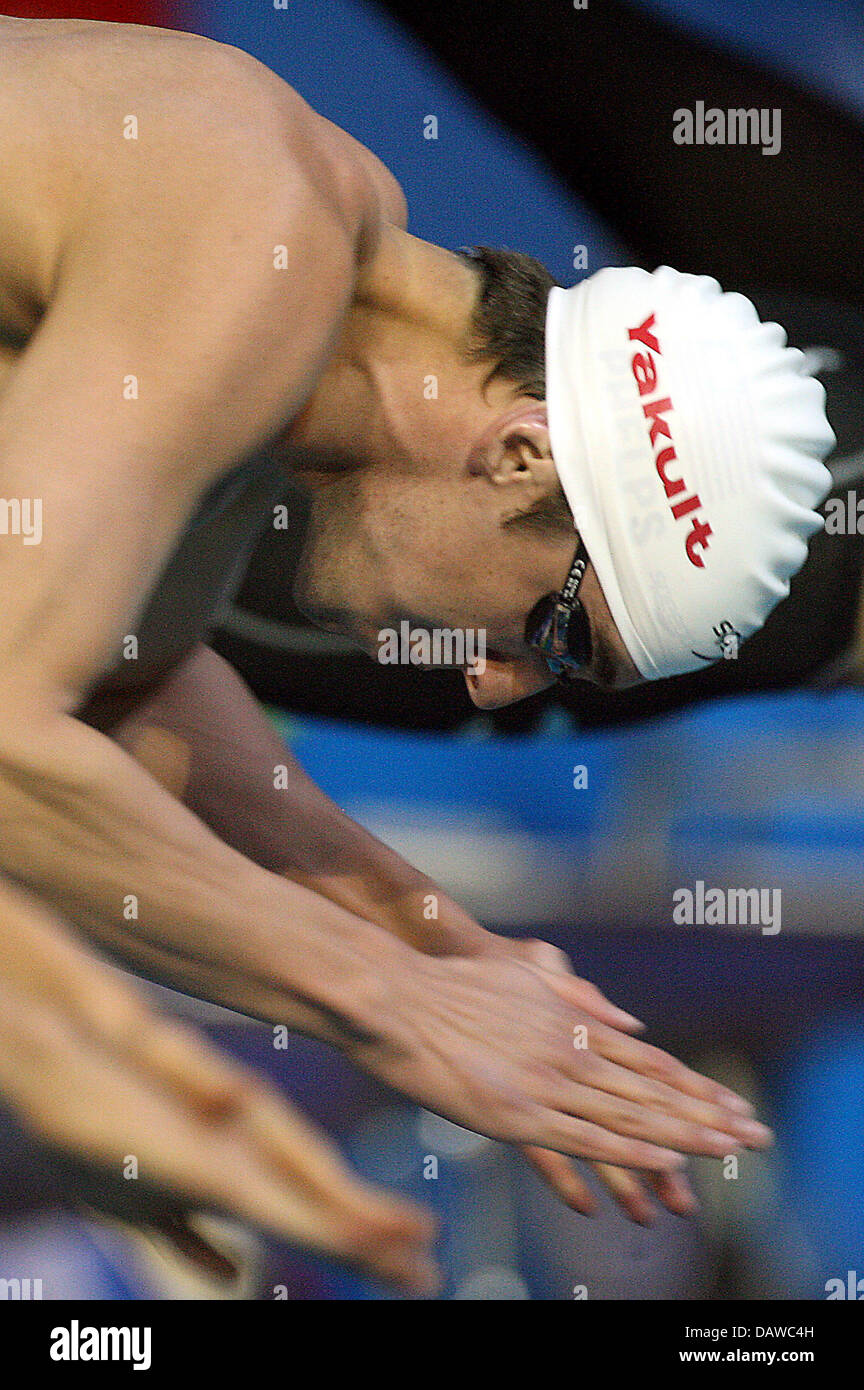 US-Schwimmer Michael Phelps bereitet die Männer 200m Schmetterling Läufe von 122 FINA-Weltmeisterschaften in Melbourne, Australien, Dienstag, 27. März 2007. Foto: Bernd Thissen Stockfoto