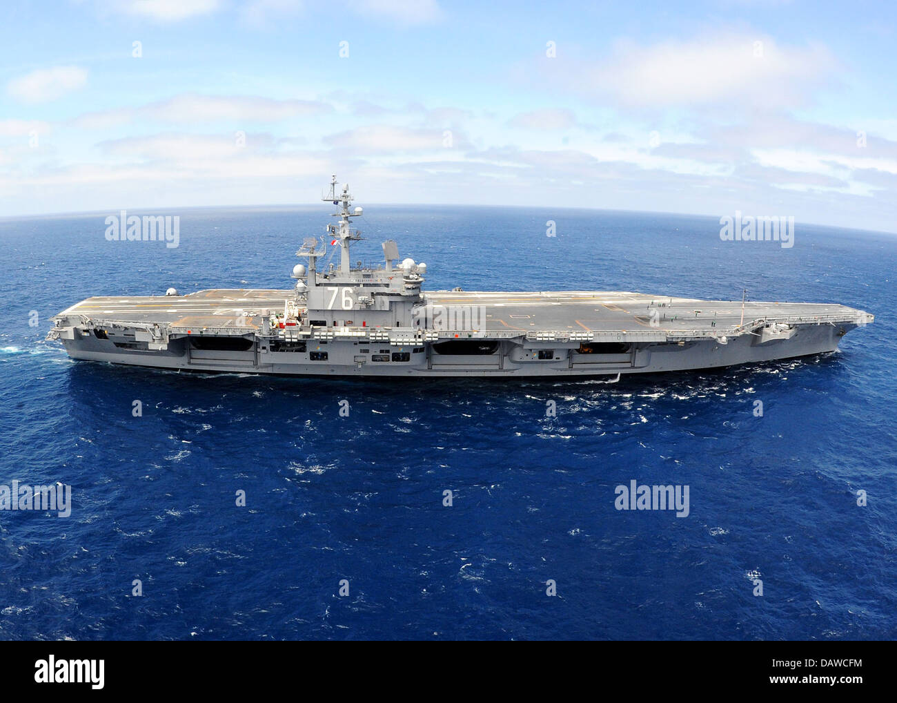 US Navy nuklearen Flugzeugträger USS Ronald Reagan leitenden Träger Qualifikation 16. Juli 2013 in den Pazifischen Ozean. Stockfoto