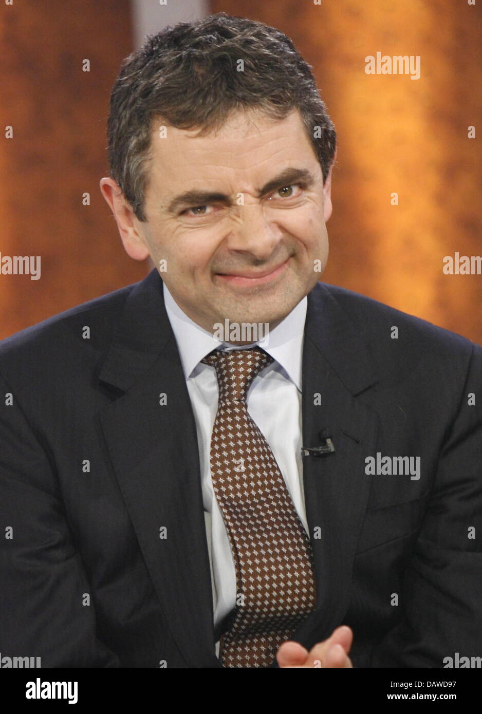 Britischer Schauspieler und Komiker Rowan Atkinson, alias Mister Bean, gezeigt in der ZDF - Fernsehsendung "Wetten, dass...?" (Na) in der Rothaus Arena in Freiburg im Breisgau, Samstag, 31. März 2007. Foto: Rolf Haid Stockfoto