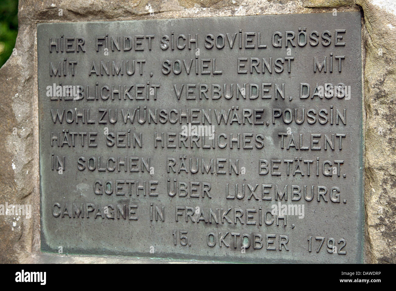 (Dpa-Datei) - die Platte trägt ein Zitat des deutschen Dichters j.w. Goethe über Luxemburg, 11. August 2006. Foto: Robert B. Fishman Stockfoto