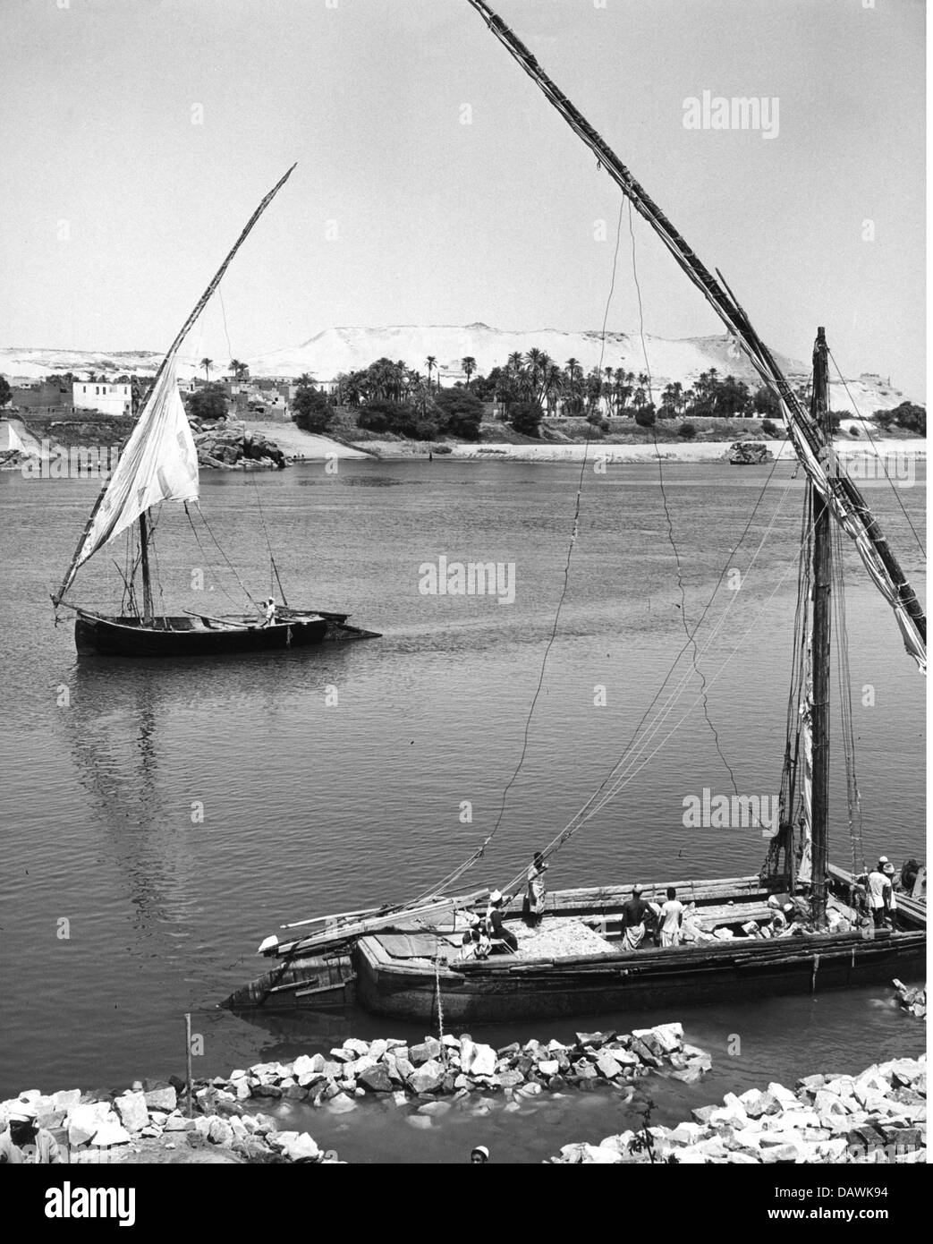 Geographie / Reisen, Ägypten, Verkehr, ägyptische Segelboote auf dem Nil bei Assuan, um 1950, Additional-Rights-Clearences-not available Stockfoto