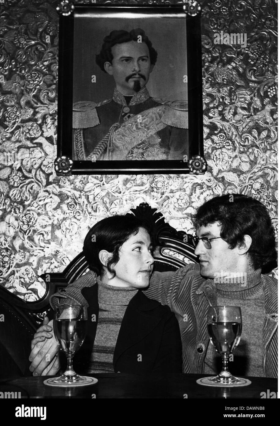 Geographie / Reisen, Deutschland, München, Gastronomie, 'Koenig-Ludwigs-Pilsstuben', Paar, Anfang, 70er Jahre, , Zusatzrechte-Clearences-nicht vorhanden Stockfoto