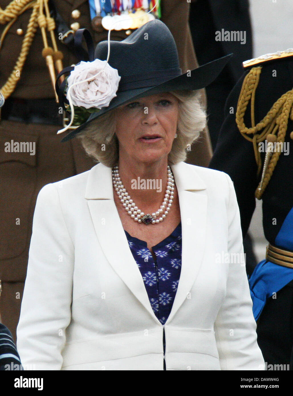 Camilla Duchess of Cornwall Uhren die Parade der Veteranen des 25. Jubiläums der Falkland-Inseln-Konflikt in London, Vereinigtes Königreich, 17. Juni 2007. Foto: Nieboer (Niederlande) Stockfoto