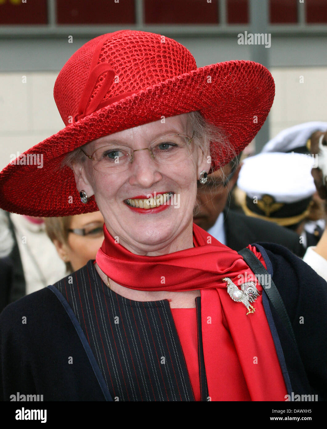 Königin Margrethe kommt an der Oper in Kopenhagen, 10. Mai 2007. Es wird die königliche Familie eine Gala-Vorstellung des Balletts Sacre du Printemps von Igor Stravinsky teilnehmen. Foto: RoyalPress/Nieboer (Niederlande) Stockfoto