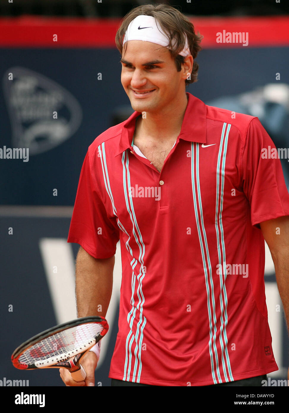 Schweizer Tennis lächelt pro Roger Federer in seinem Viertelfinale Match  gegen spanische David Ferrer bei den ATP Tennis Masters "Rothenbaum"  Stadion in Hamburg, Deutschland, 18. Mai 2007. Federer besiegt Ferrer 6-3,  4-6