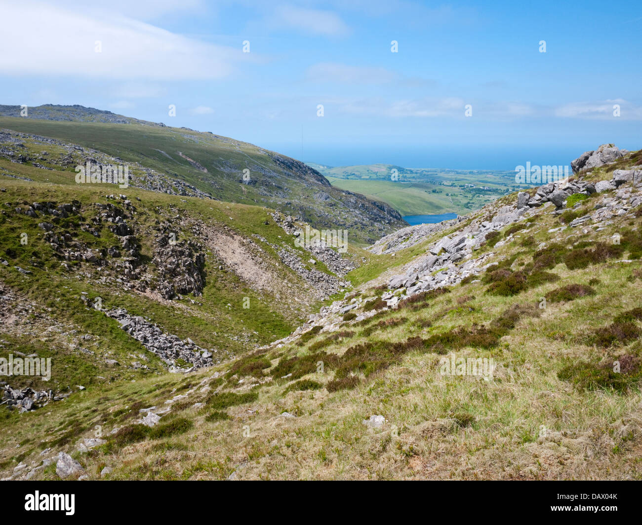 Der Snowdonia Nantlle Ridge - Mynydd Graig Goch und Llyn Cwm Dulyn von Bwlch Cwmdulyn betrachtet Stockfoto