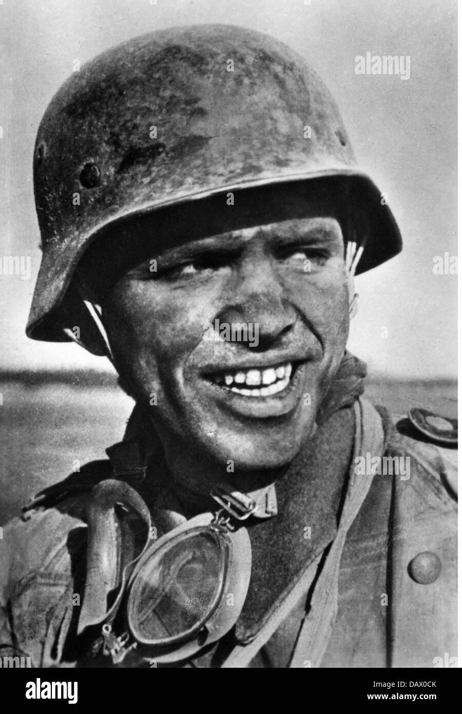 Ereignisse, 2. Weltkrieg, Sowjetunion, Operation 'Barbarossa' (Deutsche Invasion der Sowjetunion), Heeresgruppenzentrum, Weißrussland, Dispatch Rider der 19. Deutschen Panzerdivision, staubbedeckt, Sommer 1941, Zusatzrechte-Abfertigungsabfertigung-nicht verfügbar Stockfoto