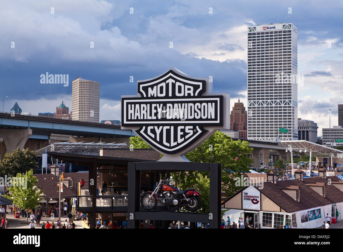 Die Harley-Davidson Roadhouse-Bühne wird auf der Henry W. Maier Festival Park (Summerfest Grounds) in Milwaukee gesehen. Stockfoto