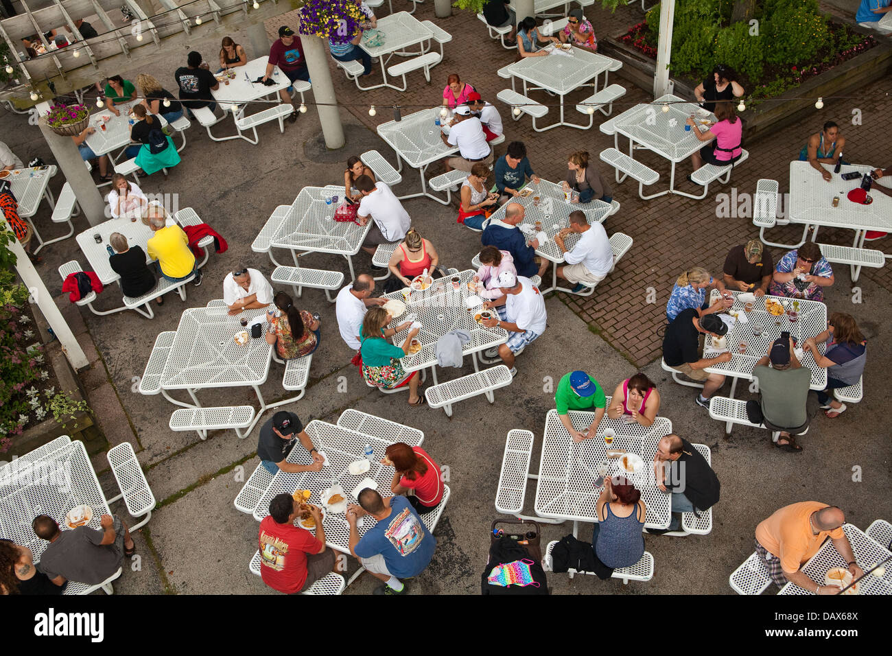 Food-Court ist auf die Henry W. Maier Festival Park (Summerfest Grounds) in Milwaukee zu sehen Stockfoto