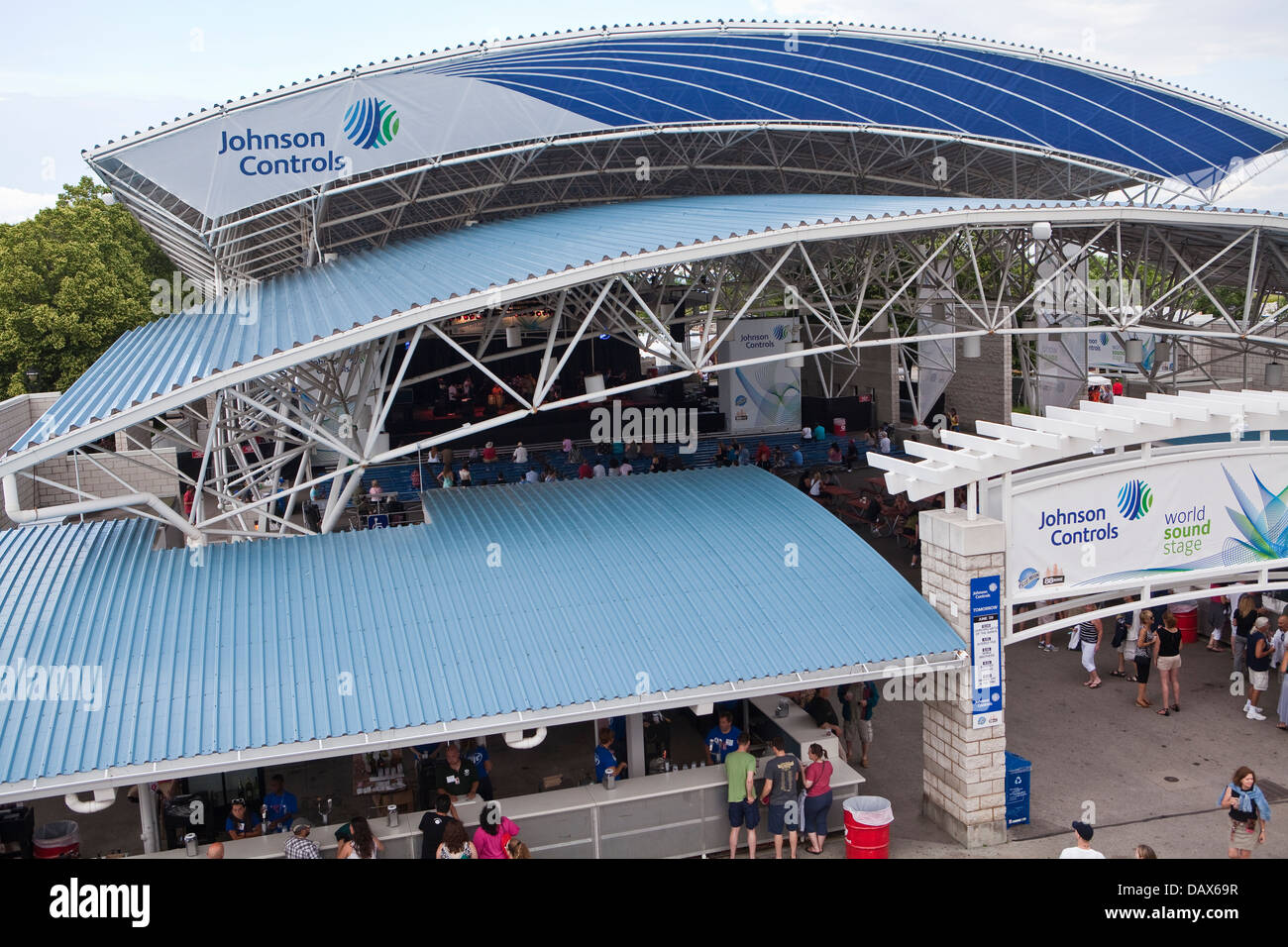 Die Johnson Controls Welt Klangbühne ist auf Henry W. Maier Festival Park (Summerfest Grounds) in Milwaukee zu sehen Stockfoto Die Johnson Controls Welt Klangbühne ist auf Henry W. Maier Festival Park (Summerfest Grounds) in Milwaukee zu sehen Stockfoto