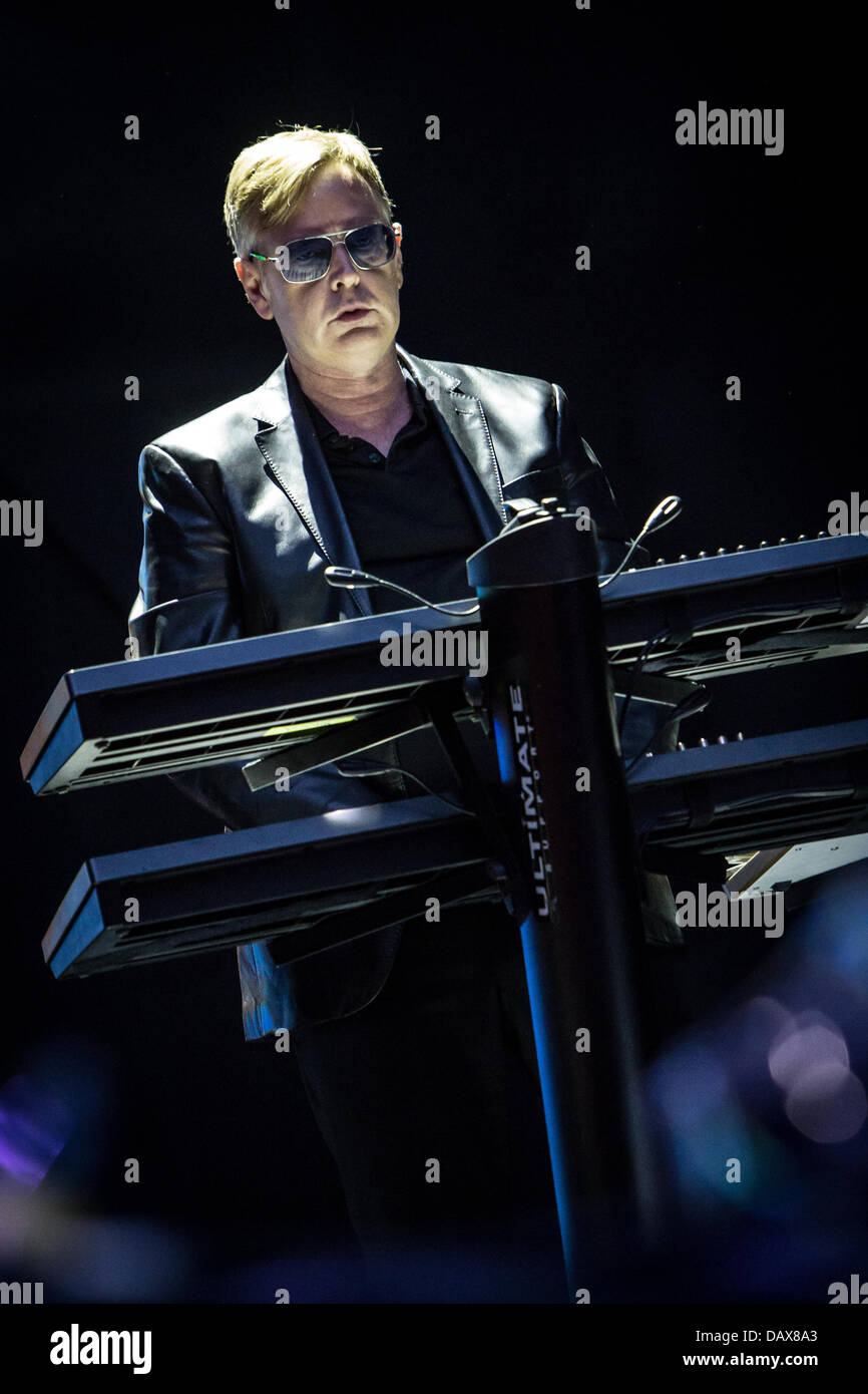 Mailand Italien. 18. Juli 2013. Der bekannte englische rock-Band DEPECHE MODE live im Stadio San Siro während "The Delta Machine Tour 2013" Credit führt: Rodolfo weitertransferiert/Alamy Live News Stockfoto