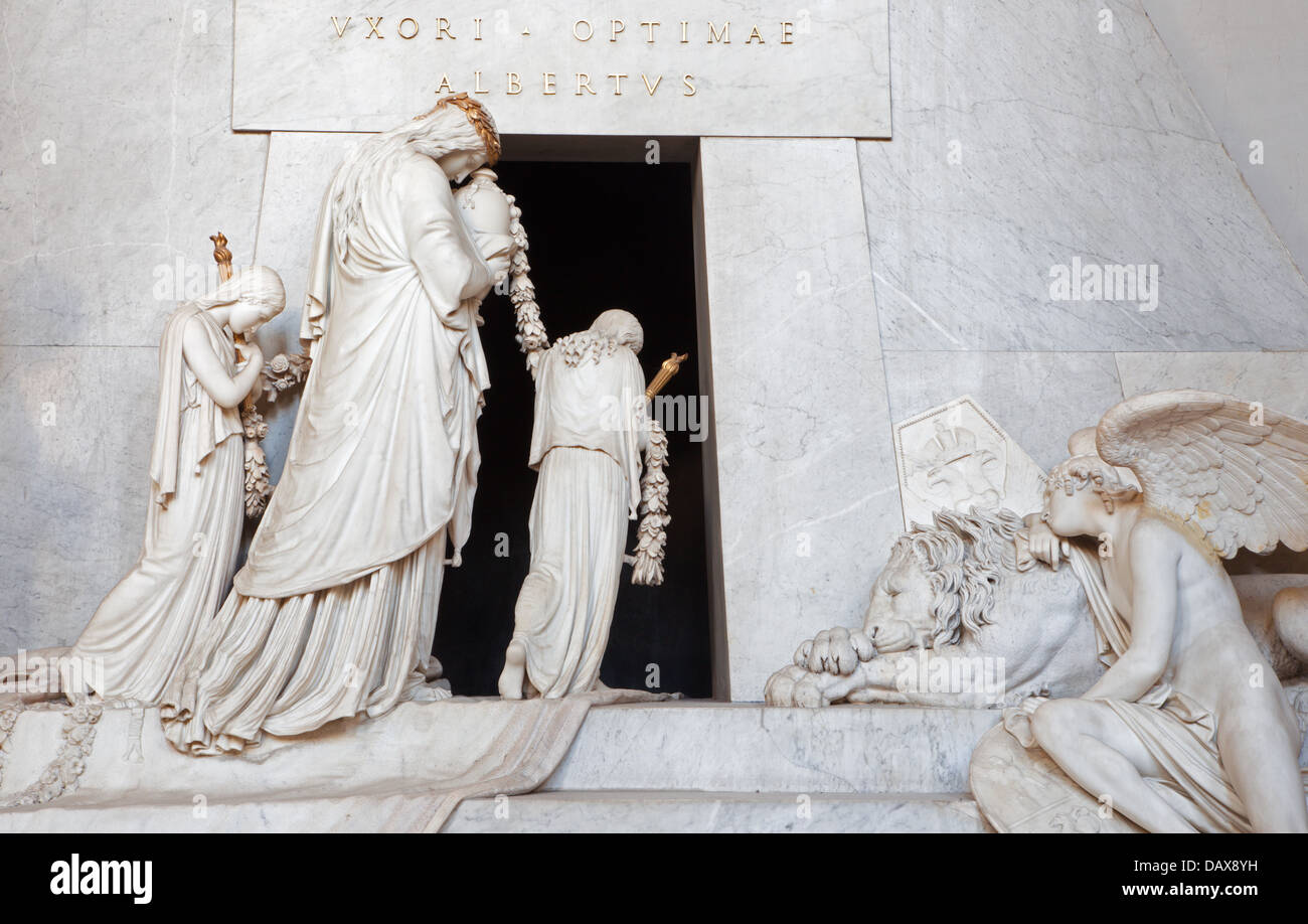 Wien - Juli 3: Detail des Grabes von Marie Christine Tochter von Maria Theresia in der Augustinerkirche Stockfoto