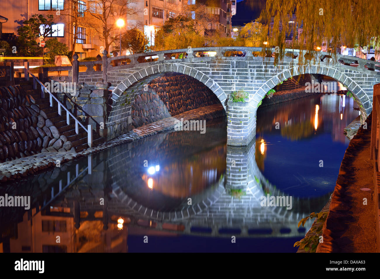 Nagasaki, Japan im historischen Megane 'Brillen' Bridge. Stockfoto