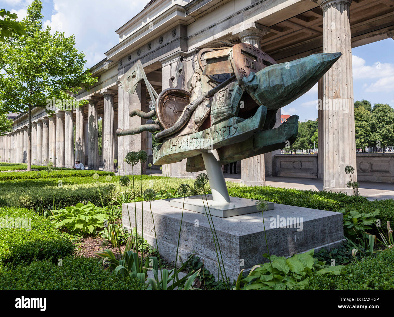"Humpty Dumpty" Skulptur im Garten der alten Nationalgalerie (Alte