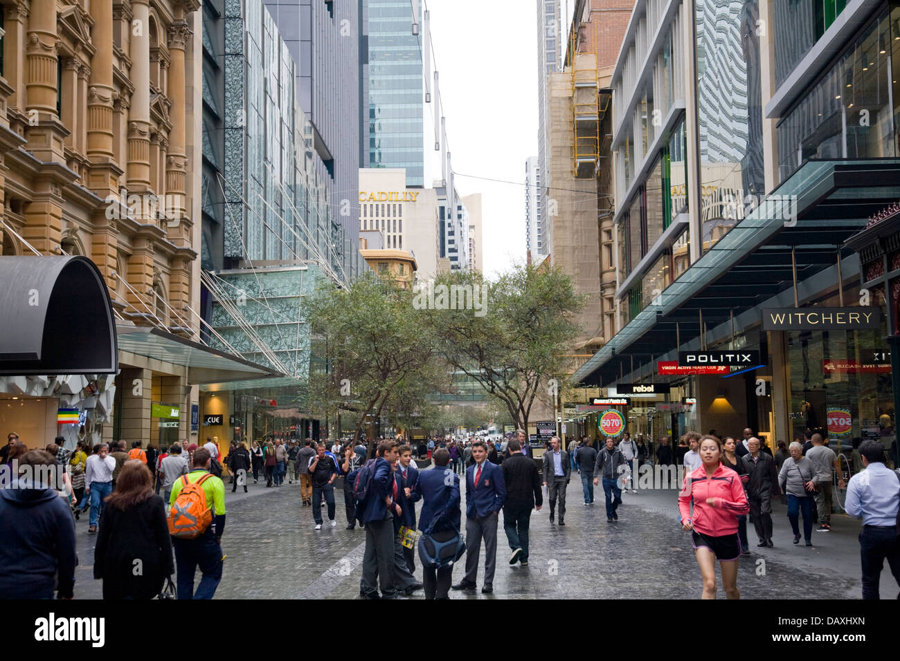 Läden und Geschäfte in Sydneys Pitt Street Retail-Bereich, Stadtzentrum von Sydney, Australien Stockfoto