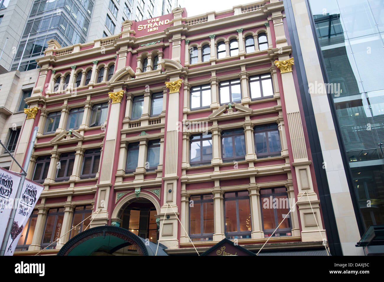 Die Strand Arcade ist eine viktorianische Einkaufspassage in Sydney, New South Wales. Die Strand Arcade befindet sich im Herzen der Innenstadt Stockfoto Die Strand Arcade ist eine viktorianische Einkaufspassage in Sydney, New South Wales. Die Strand Arcade befindet sich im Herzen der Innenstadt Stockfoto