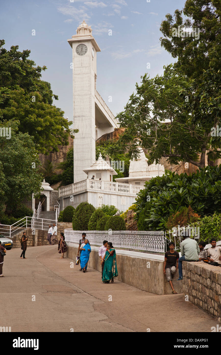 Touristen in einem Tempel Birla Mandir, Hyderabad, Andhra Pradesh, Indien Stockfoto