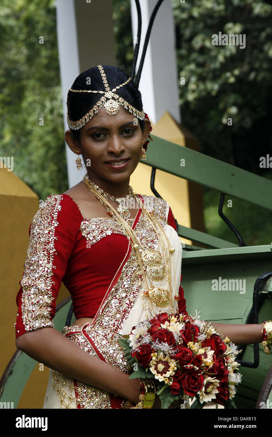 TRADITIONELLE SRI Lanka Braut AMANA SEEHOTEL DAMBULLA SriLanka 9. März 2013 Stockfoto