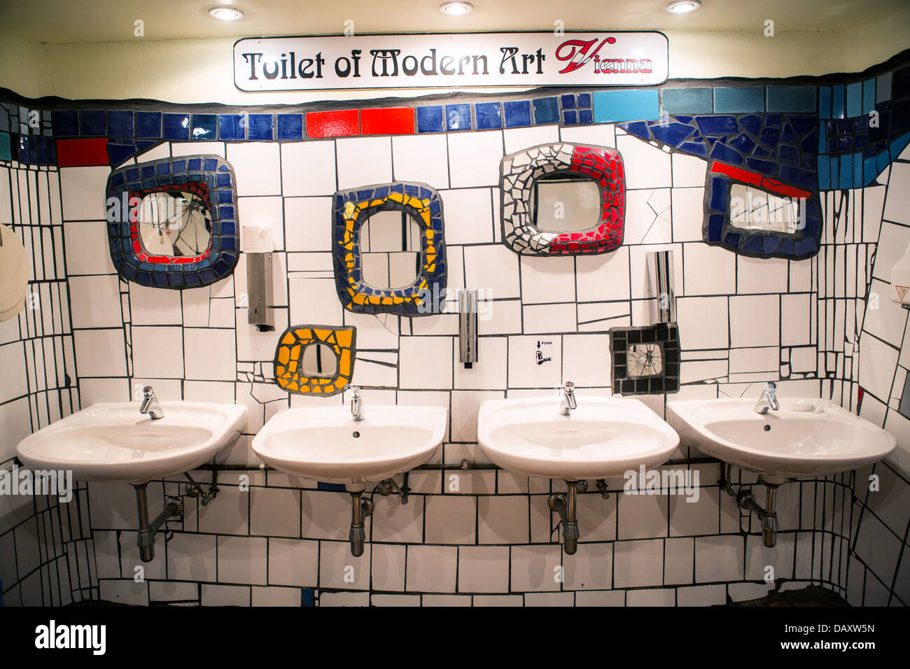 Toilette für moderne Kunst in Wien, Österreich Stockfoto