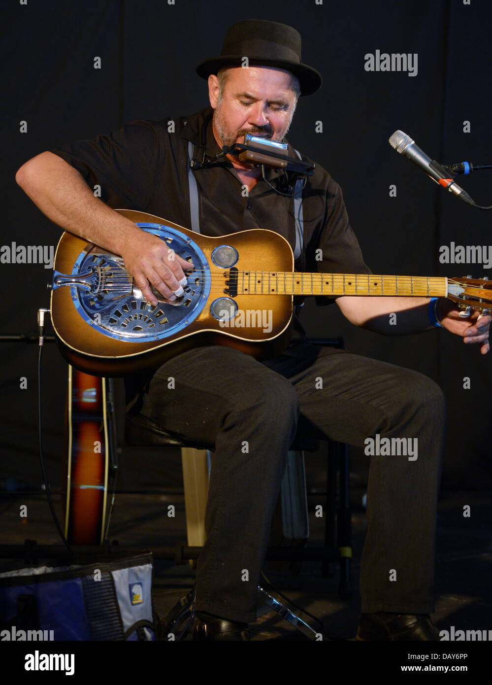 London, UK. 20. Juli 2013. Babajack tritt im London größten Ealing Blues in Walpole Park. Bildnachweis: Siehe Li/Alamy Live News Stockfoto