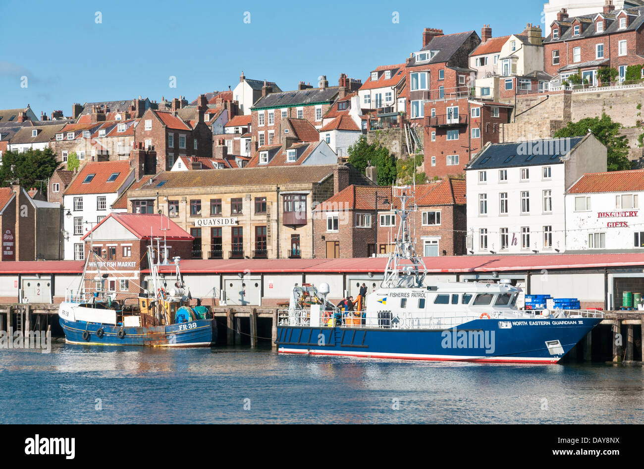 Großbritannien, England, North Yorkshire, Whitby, Fluß Esk, Hafen, Fischerei-Patrouillenboot Stockfoto