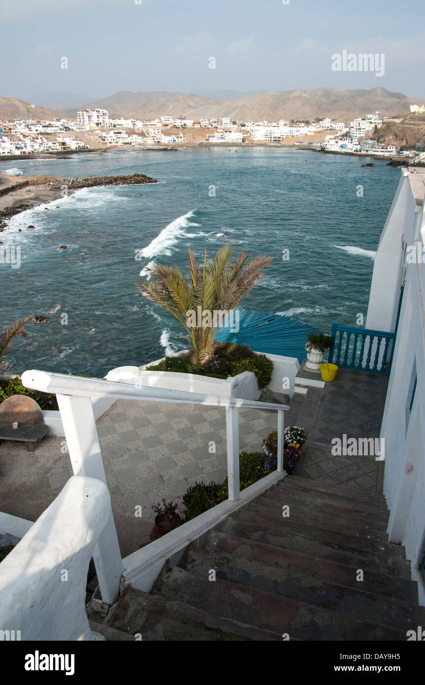 Strand San Bartolo in der Provinz Lima. Peru. Stockfoto