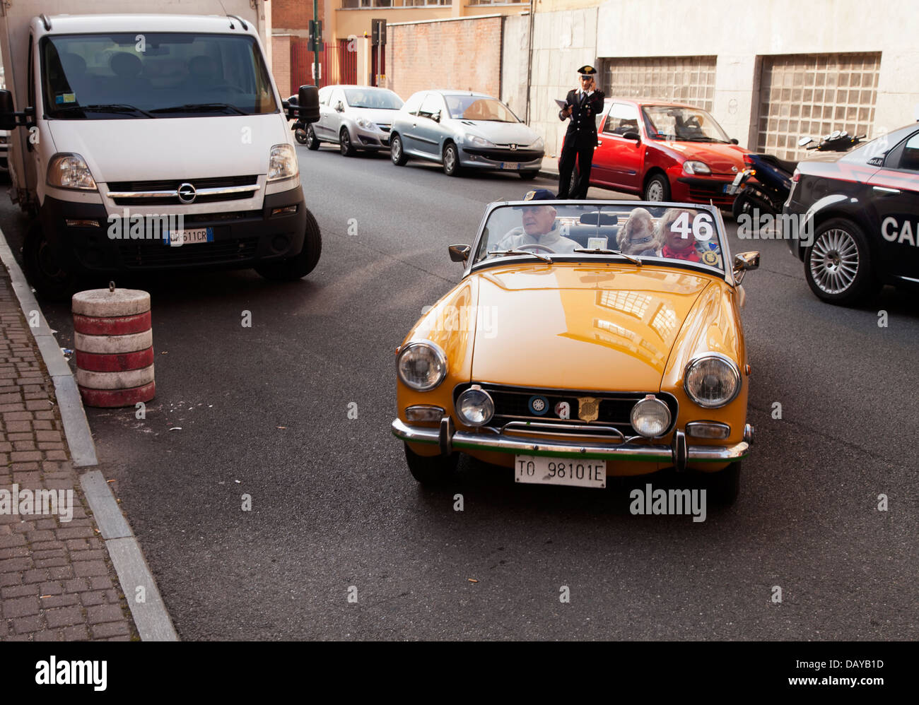 1969 MG Midget K3 angetrieben CAVAGNOLO Gian Luigi PORRATI Anna Grazia vor dem Start des Rennens "Memorial Bordino" Stockfoto