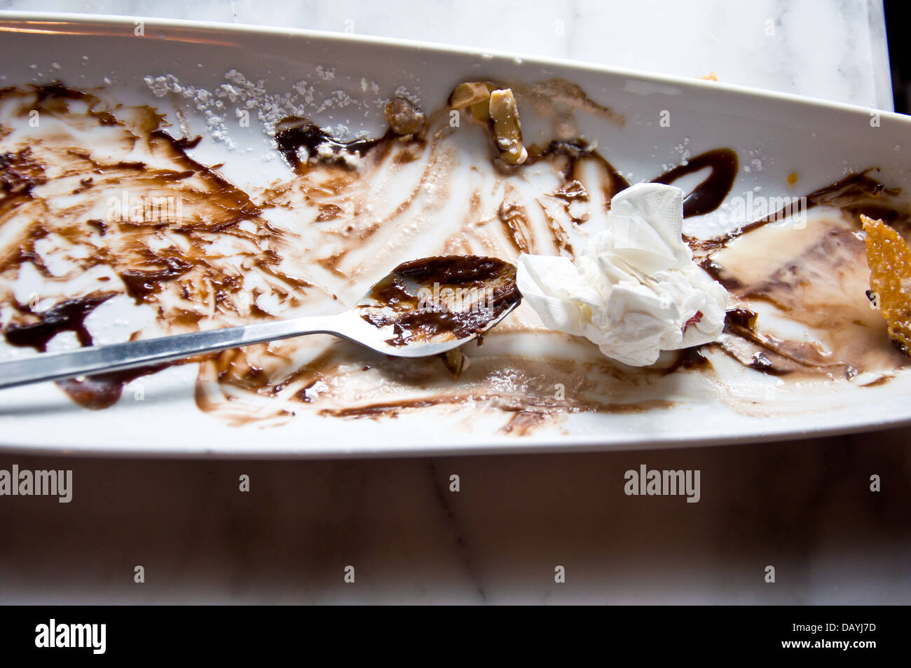 leere Schüssel mit Eis aus Essen Stockfoto