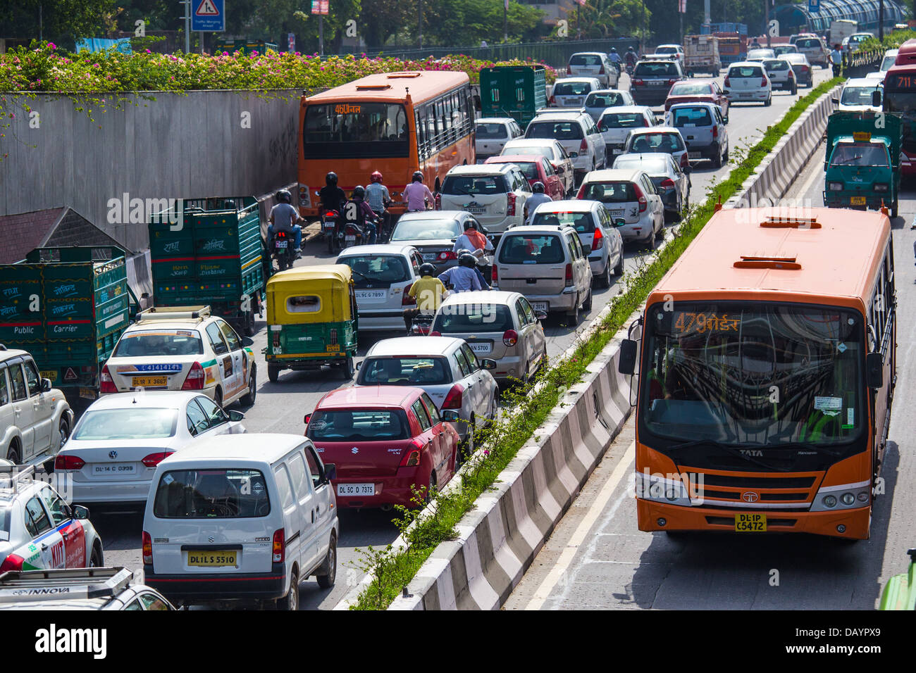 Verkehr in New Delhi, Indien Stockfoto