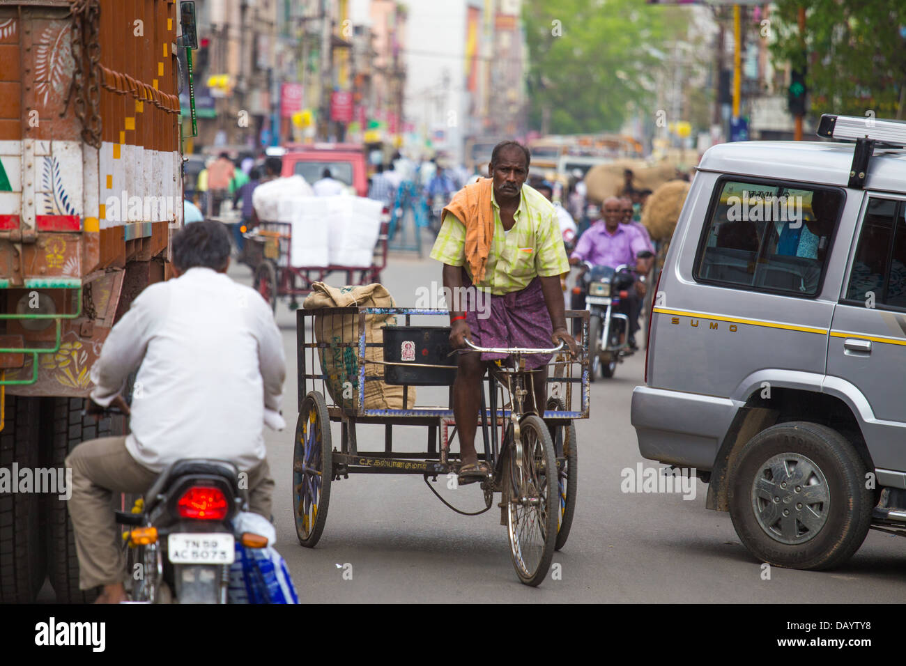 Velo-Rikscha auf den Straßen von Madurai, Indien Stockfoto
