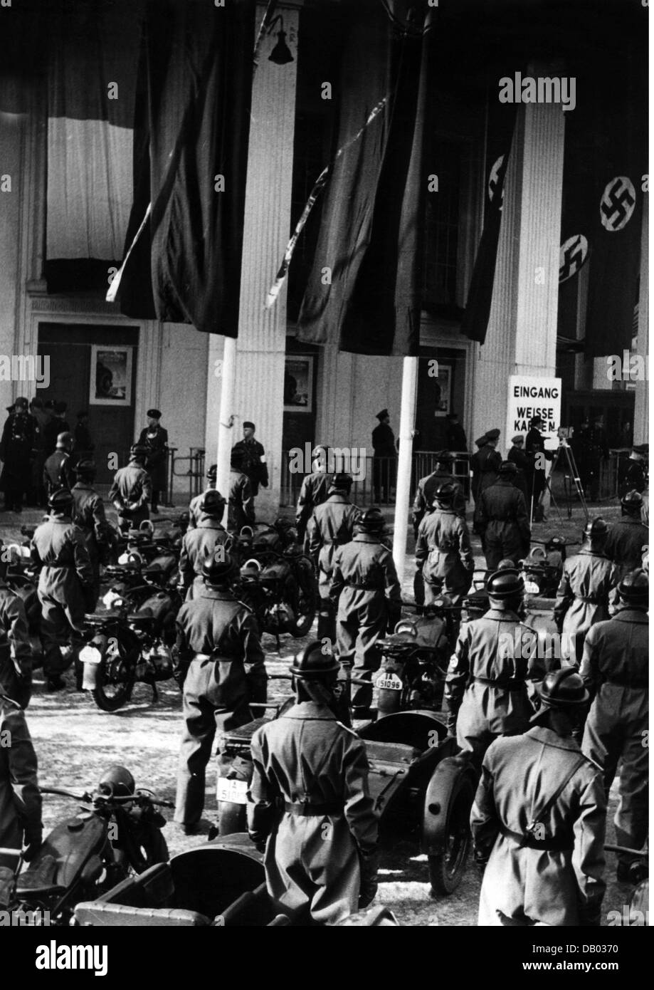 Nationalsozialismus, Organisationen, nationalsozialistisches Kraftfahrkorps (NSKK), bei der Eröffnung der Berliner Automobilausstellung, 1930er Jahre, , Zusatzrechte-Clearences-nicht vorhanden Stockfoto