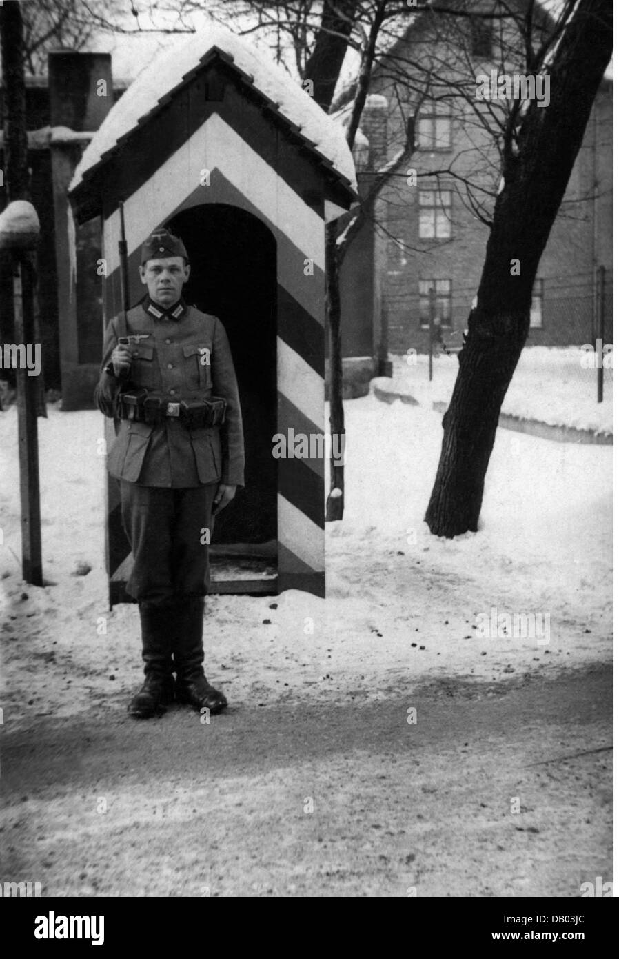 Nationalsozialismus, Militär, Wehrmacht, Wache vor einer Wachbox, um 1938/1939, Zusatzrechte-Clearences-nicht vorhanden Stockfoto