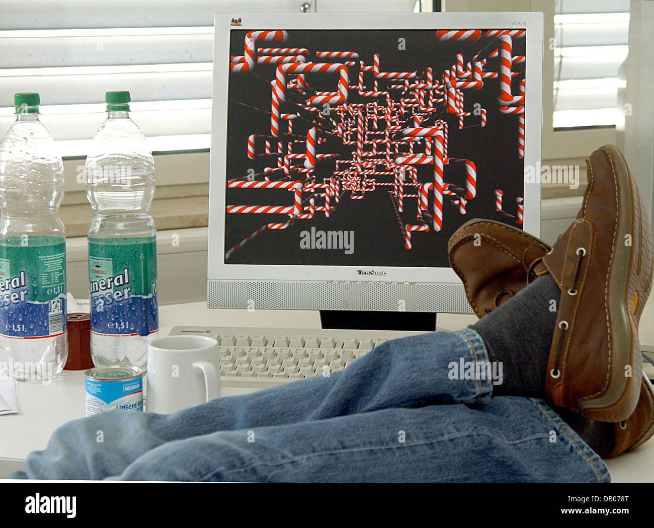 Das Bild zeigt eine grafische Screensaver-Motiv in Düsseldorf, Deutschland, 9. Juli 2007. Foto: Horst Ossinger Stockfoto