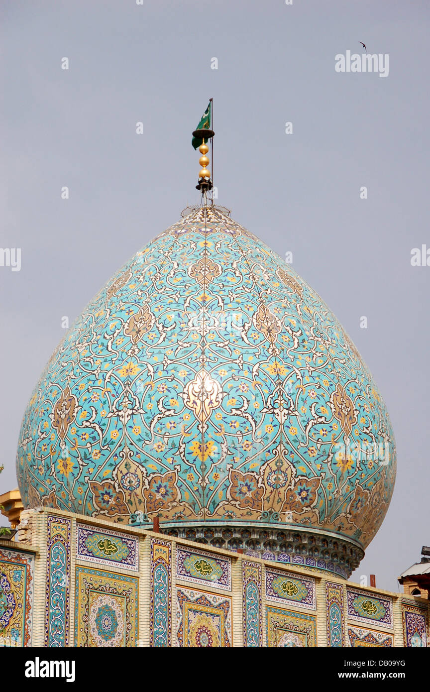 Das Foto zeigt die Kuppel des Shah-e Cheragh Mausoleum in Shiraz, Iran, 29. April 2007. Foto: Tilman Billing Stockfoto