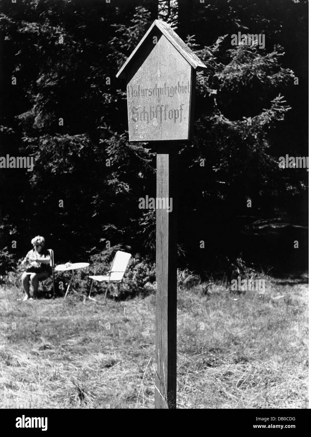 Geographie / Reisen, Deutschland, Landschaften, Schwarzwald, Naturschutzgebiet Schliffkopf, Schild, 1950er Jahre, Zusatzrechte-Clearences-nicht vorhanden Stockfoto
