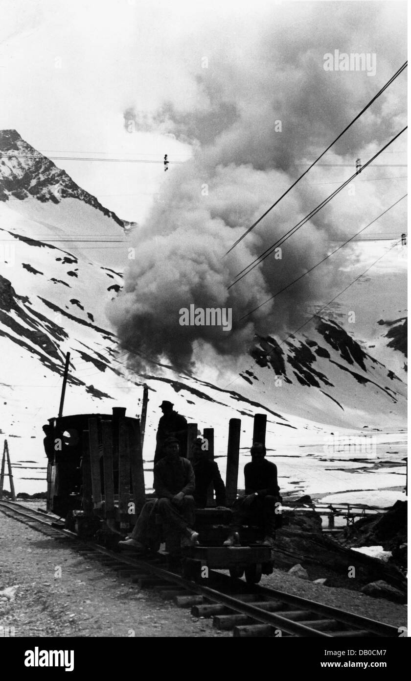 Energie, Wasser, Kraftwerk Kaprun Baustelle, Transportbahn am Moserboden, Österreich, um 1950, Zusatz-Rechteklärung-nicht vorhanden Stockfoto