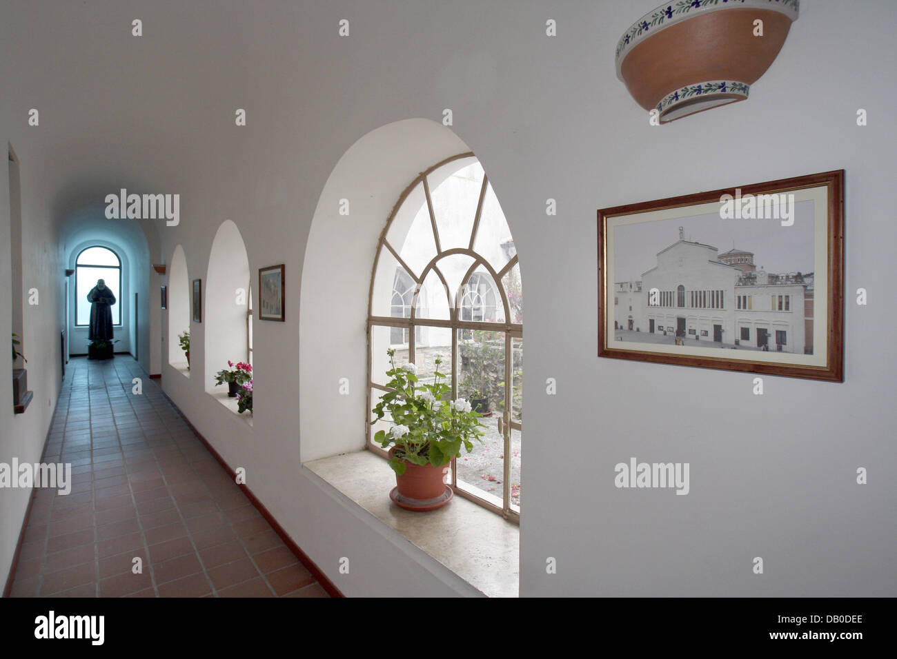 Das Innere des Kapuzinerklosters, das war die Heimat der italienischen Heiliger Pater Pio von 1916 auf in San Giovanni Rotondo, Italien, 12. Mai 2007. Padre Pio, geboren als Francesco Forgione am 25. Mai 1887 in Benevento, starb am 23. September 1968. Er wurde im Jahr 2002 cannonized. Mit vielen wundern, die ihm zugeschrieben wird Pater Pio wie Nationalheiligen Italiens verehrt. Foto: Lars Halbauer Stockfoto