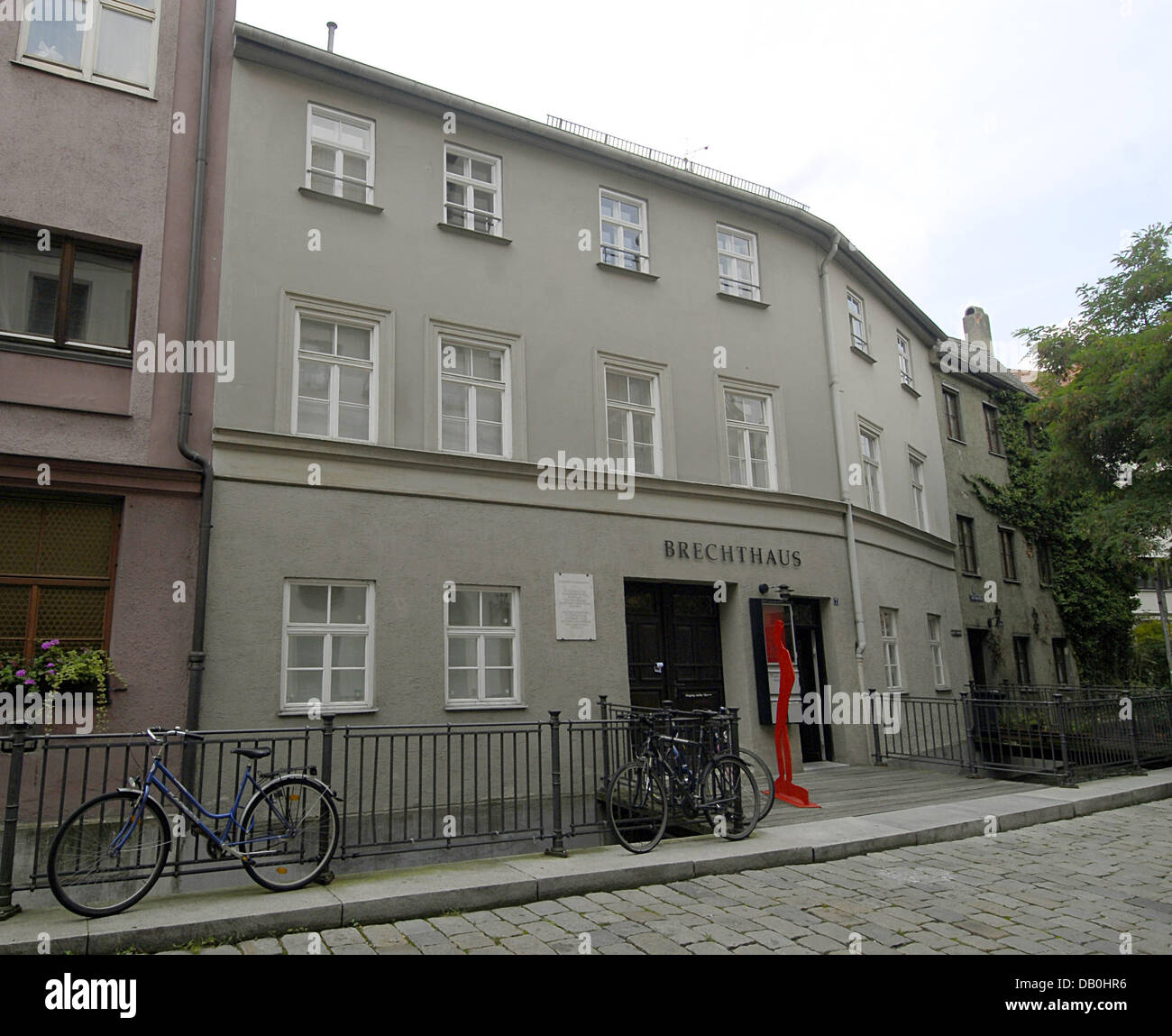Das Bild zeigt das Geburtshaus des deutschen Dichters Berthold Brecht in Augsburg, Deutschland, 30. August 2007. Foto: Stefan Puchner Stockfoto