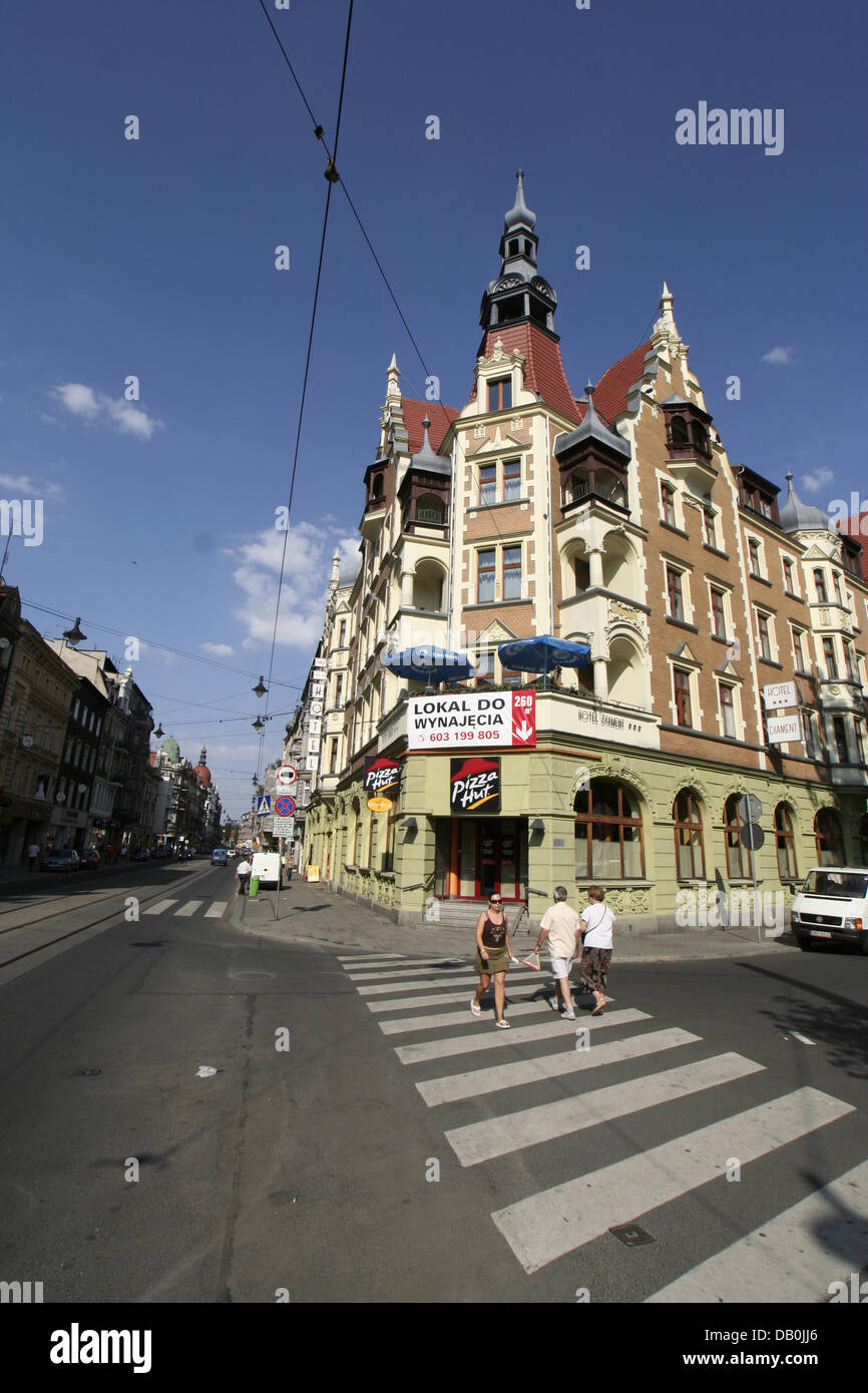 Das Bild zeigt eine Straßenkreuzung in Gliwice, Polen, 16. August 2007. Hitlers Regime gefälscht einen Angriff auf die Stadt-Radio-Station, einen Grund haben, dringen in Polen am 1. September 1939, dem Beginn des zweiten Weltkriegs. Foto: Lars Halbauer Stockfoto Das Bild zeigt eine Straßenkreuzung in Gliwice, Polen, 16. August 2007. Hitlers Regime gefälscht einen Angriff auf die Stadt-Radio-Station, einen Grund haben, dringen in Polen am 1. September 1939, dem Beginn des zweiten Weltkriegs. Foto: Lars Halbauer Stockfoto