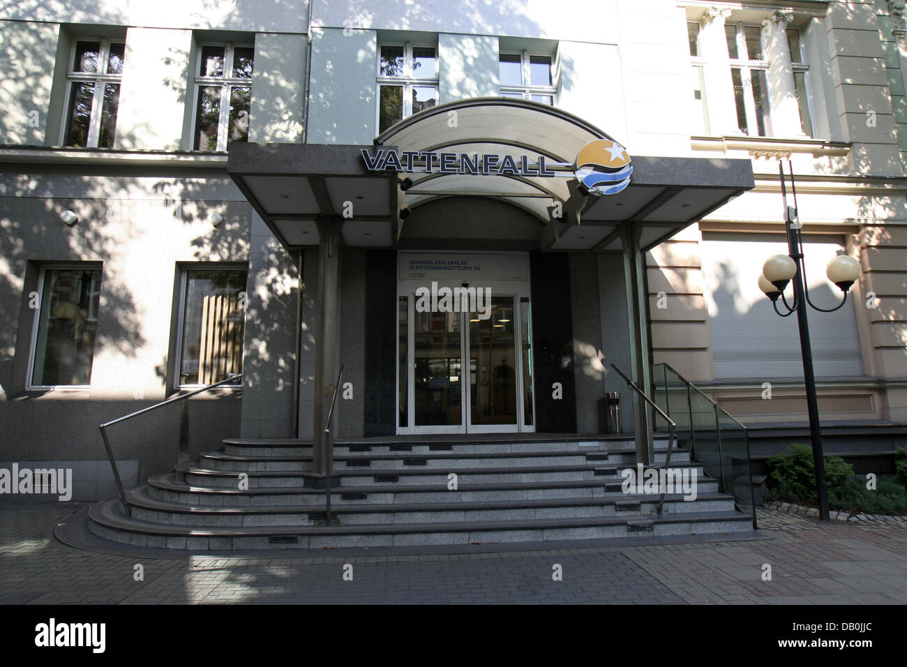 Das Bild zeigt den Eingang zu einem "Vattenfall" Büro in Gliwice, Polen, 16. August 2007. Hitlers Regime gefälscht einen Angriff auf die Stadt-Radio-Station, einen Grund haben, dringen in Polen am 1. September 1939, dem Beginn des zweiten Weltkriegs. Foto: Lars Halbauer Stockfoto Das Bild zeigt den Eingang zu einem "Vattenfall" Büro in Gliwice, Polen, 16. August 2007. Hitlers Regime gefälscht einen Angriff auf die Stadt-Radio-Station, einen Grund haben, dringen in Polen am 1. September 1939, dem Beginn des zweiten Weltkriegs. Foto: Lars Halbauer Stockfoto