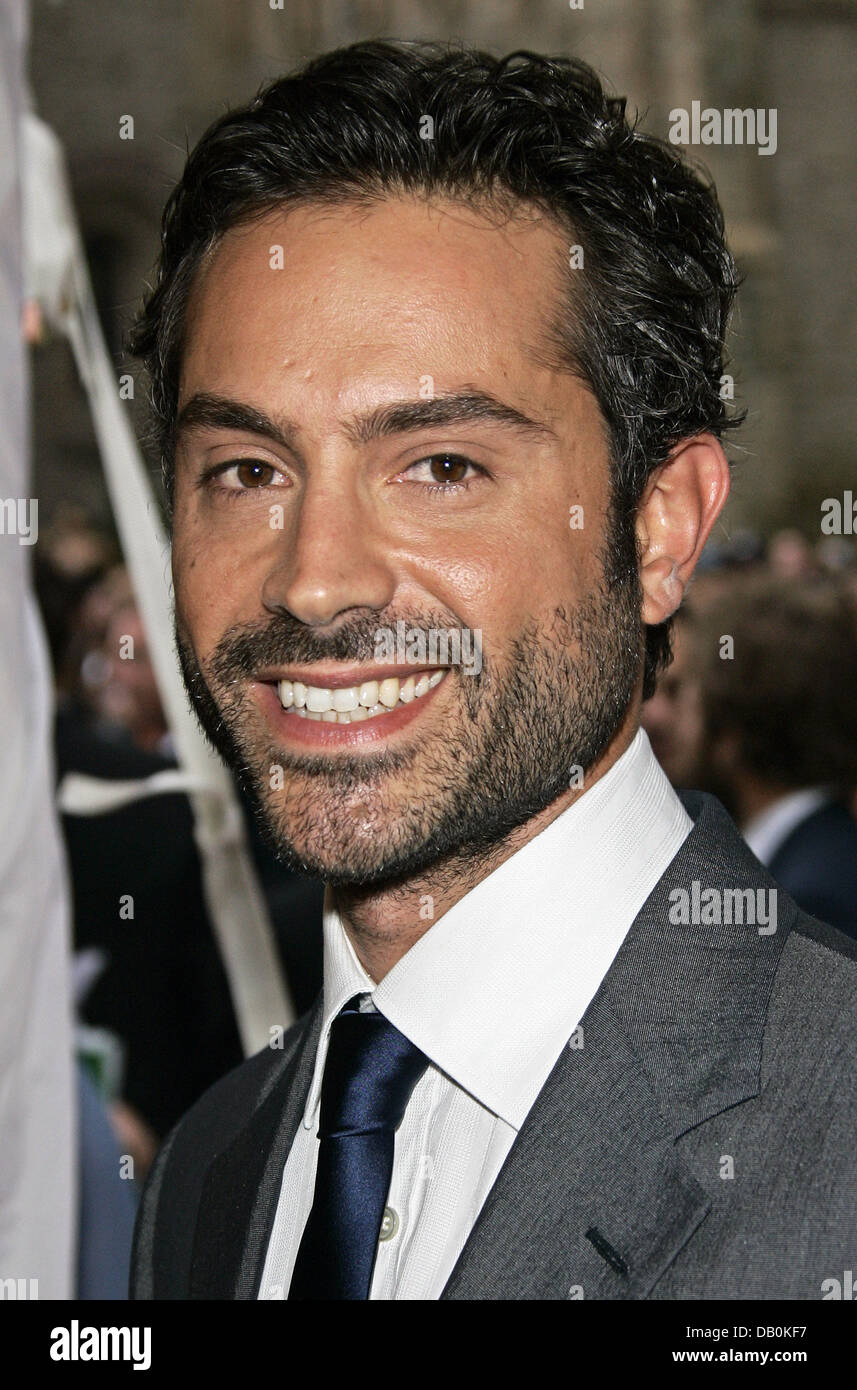 Schauspieler Omar Metwally kommt bei der Weltpremiere des Films "Überstellungen" Investitur International Film Festival an Roy Thomson Hall in Toronto, Kanada, 7. September 2007. Foto: Hubert Boesl Stockfoto