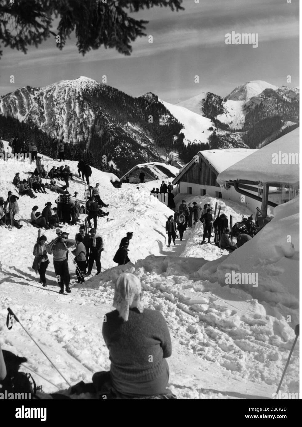 Sport, Wintersport, Skifahren, Alpin, Skifahrer an der oberen Firstalm, Schliersee, 1957, Zusatzrechte-Freifahrten-nicht möglich Stockfoto